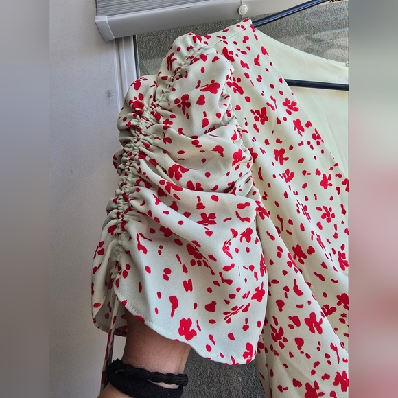 C/MEO Collective Red and Cream Puff Sleeve Sundress - Picture 4 of 16